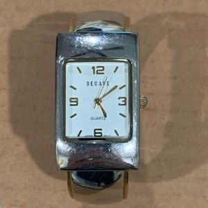Decade Quartz Bangle Wristwatch